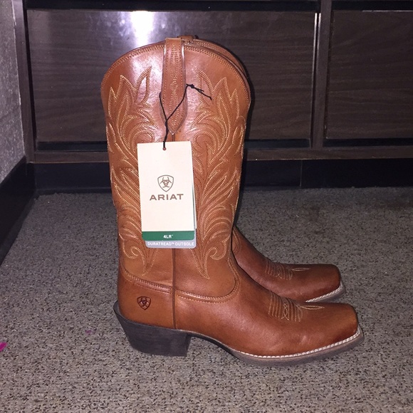 ARIAT Cowboy Boots - Picture 2 of 6